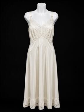 Deena Vintage Full Length Lace Trim Slip Nightgown Lingerie Ivory Size 34 US XS